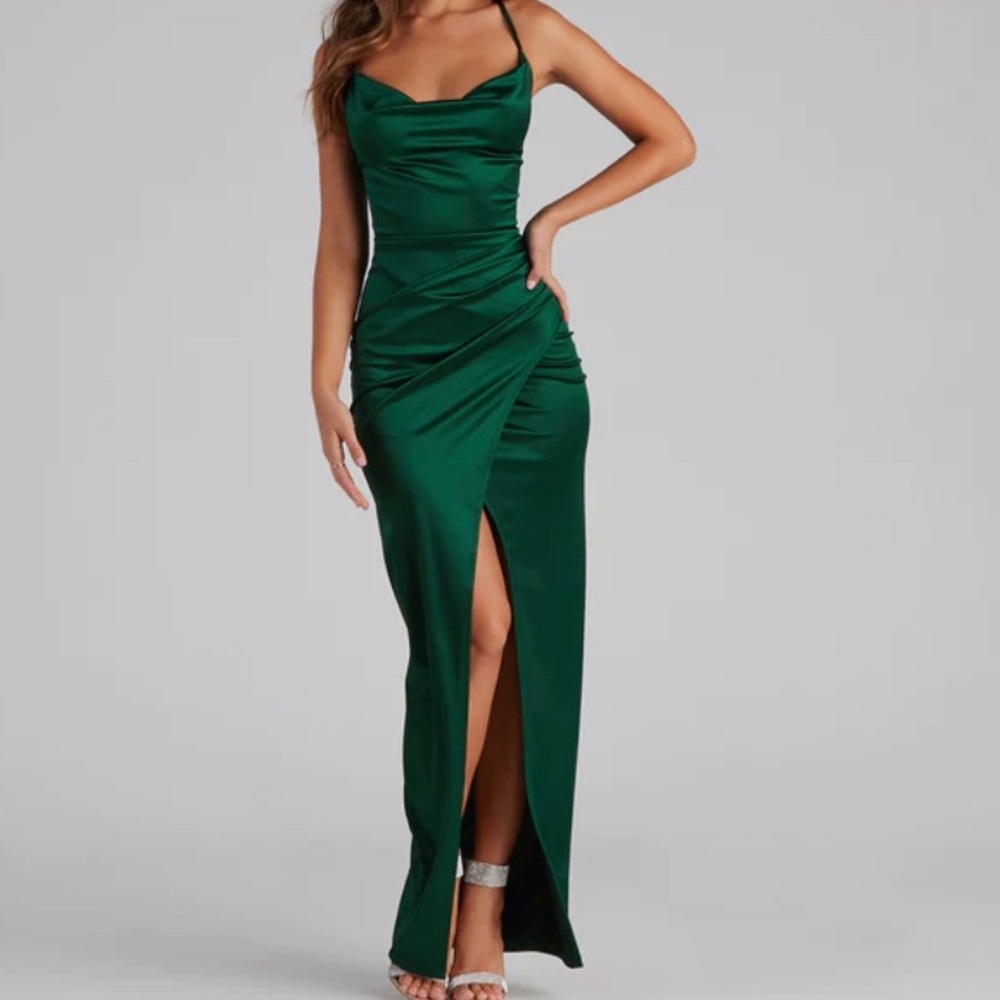Prom Dress / Windsor Chelsea Satin High Slit Formal Dress